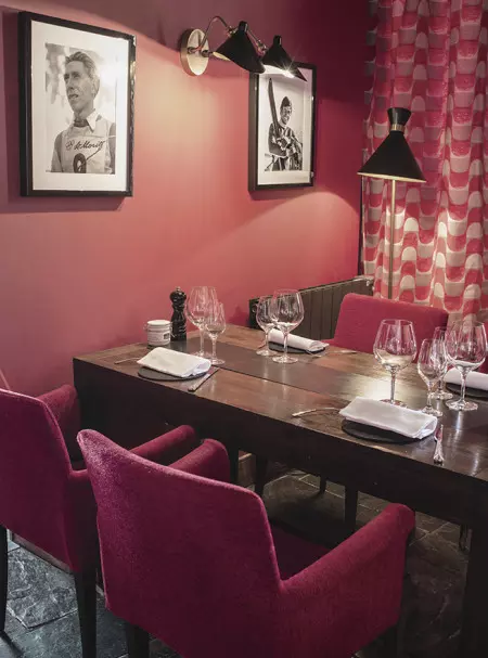 Table of the bistro les enfants terribles